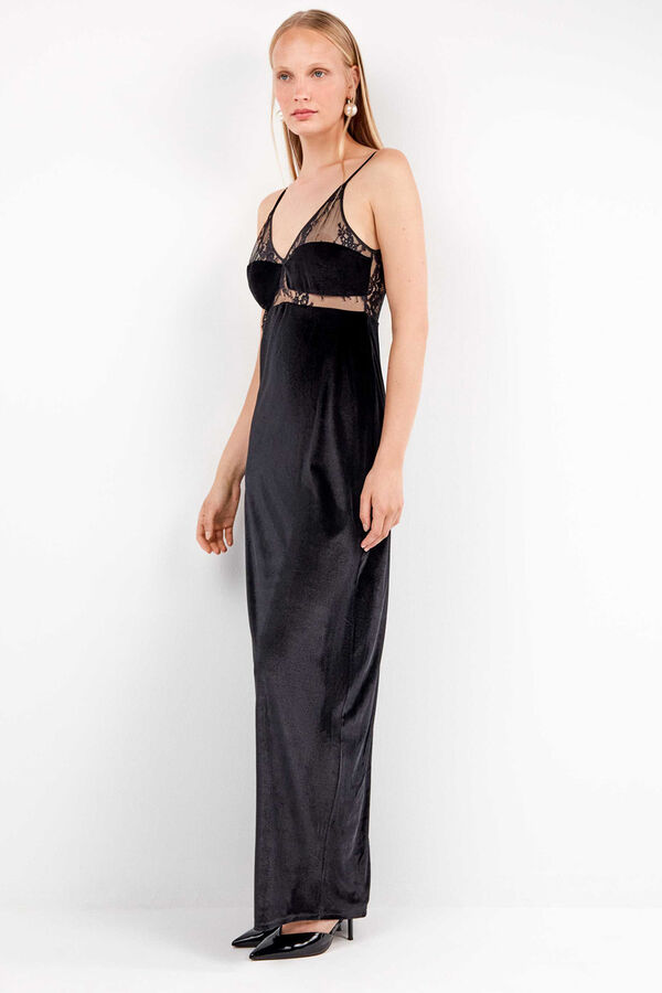 Gisela Long velvet dress with a fluid and sophisticated fall Schwarz
