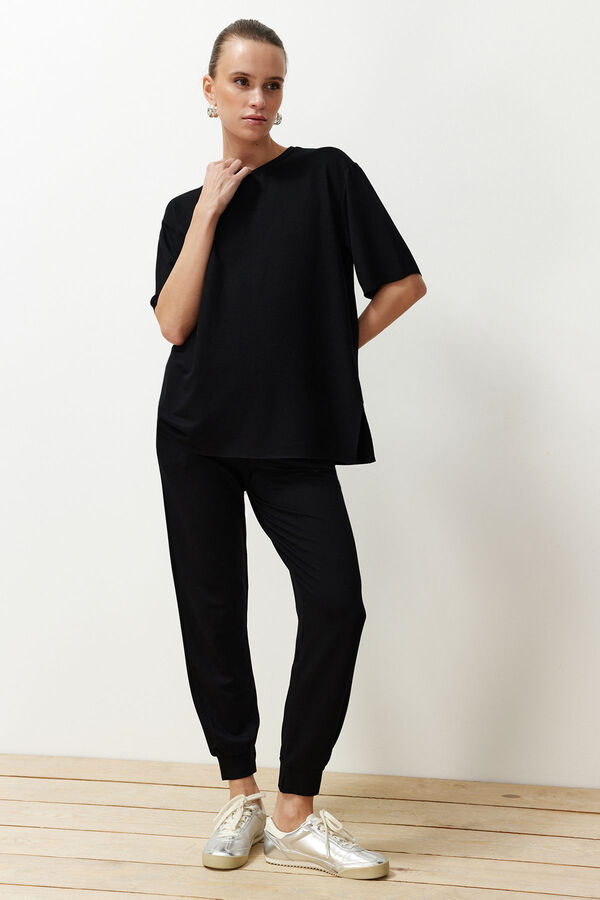 Trendyol Conjunto b&aacute;sico de corrida, blusa e cal&ccedil;as de gola redonda  preto