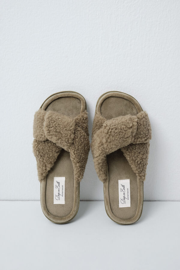 Women'secret Green faux shearling knot slippers printed