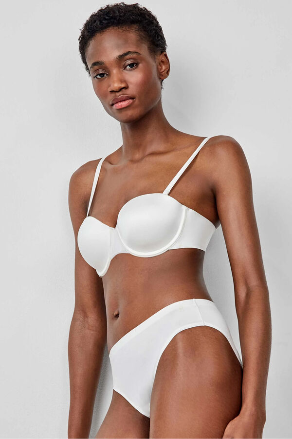 Gisela Klassischer, unsichtbarer Satin-Slip Naturweiß