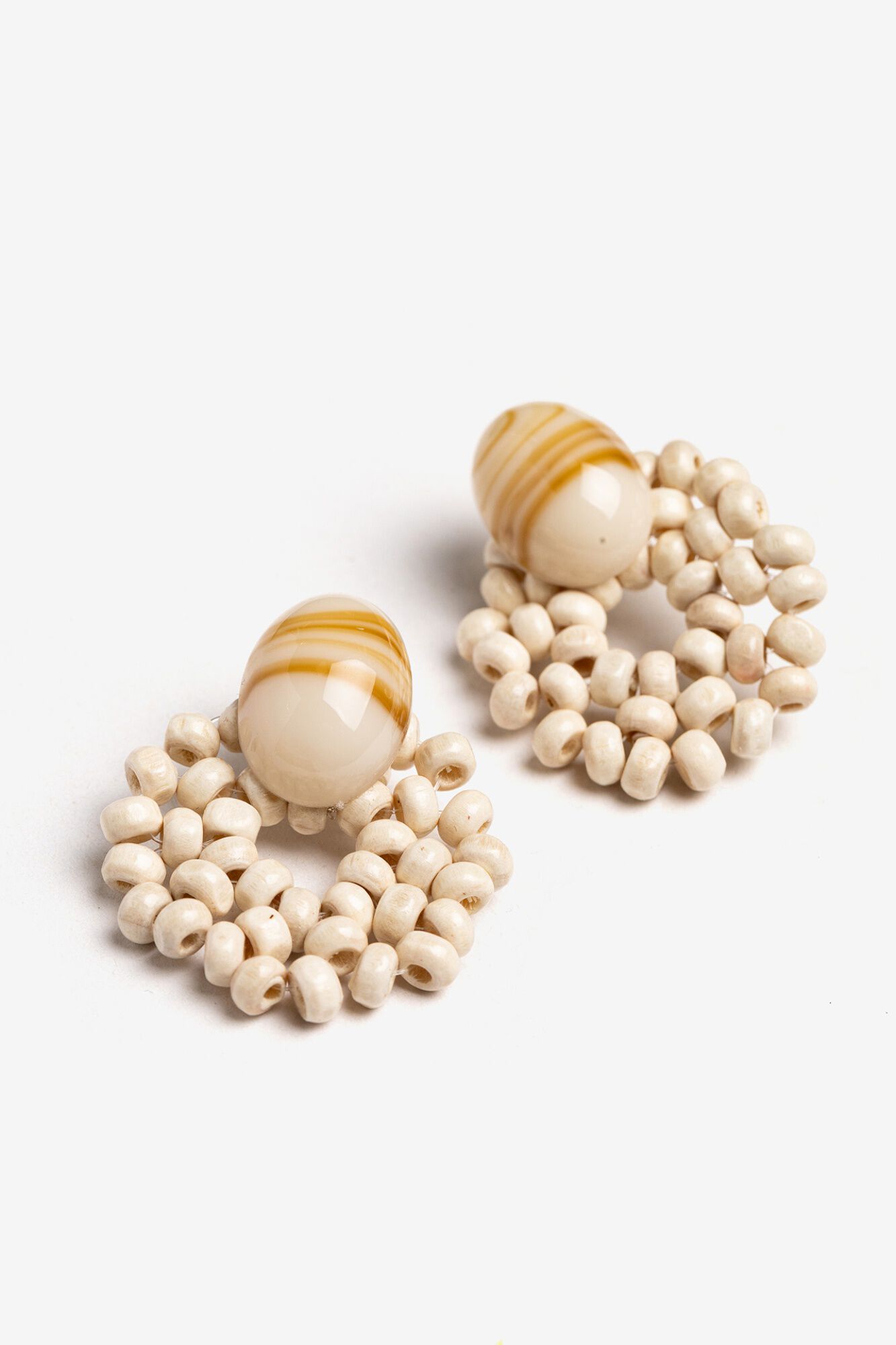 Vilanova Pendientes ovalados cuentas madera