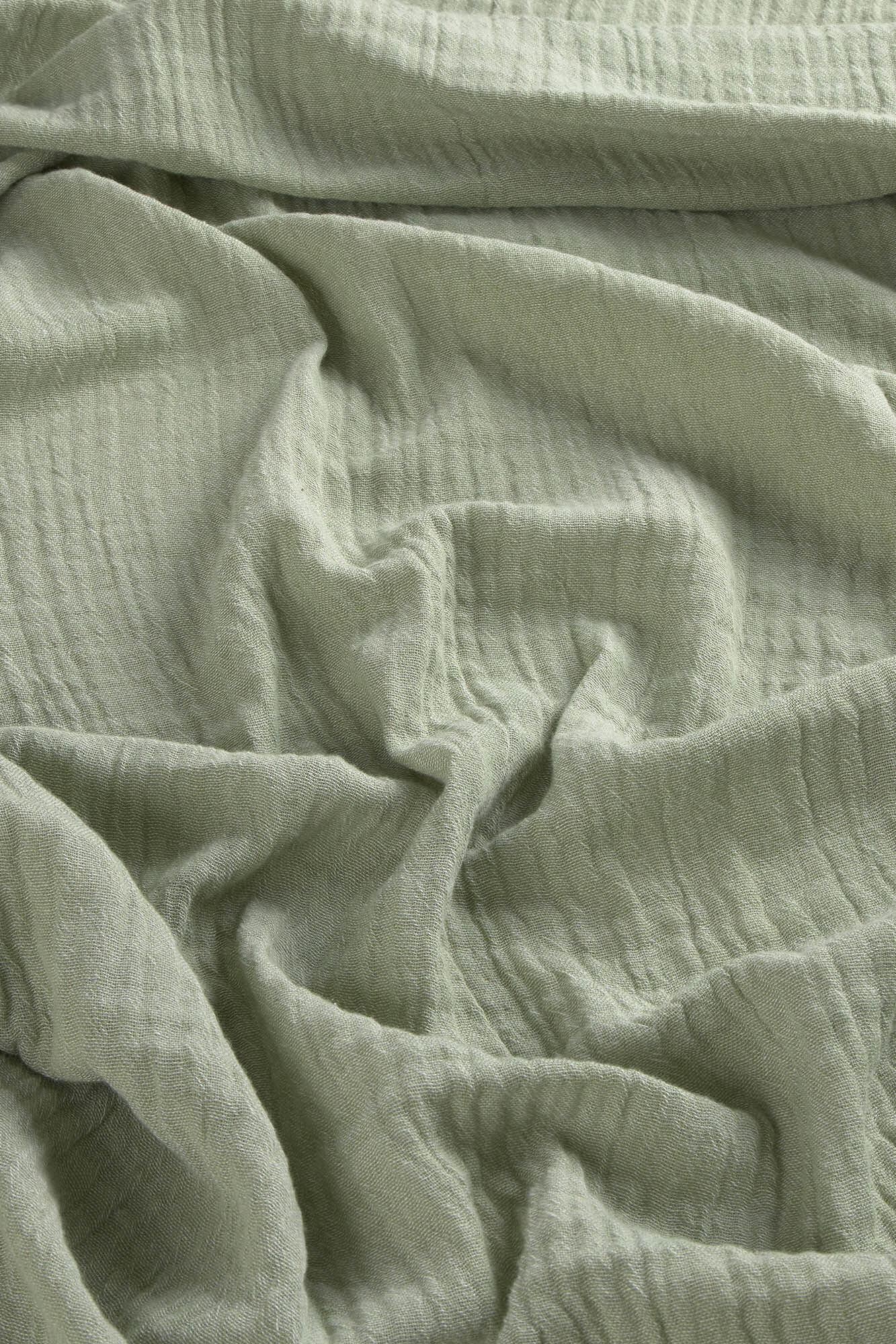 Calma House Mehrlagige Tagesdecke aus gr&uuml;nem Baumwollmusselin