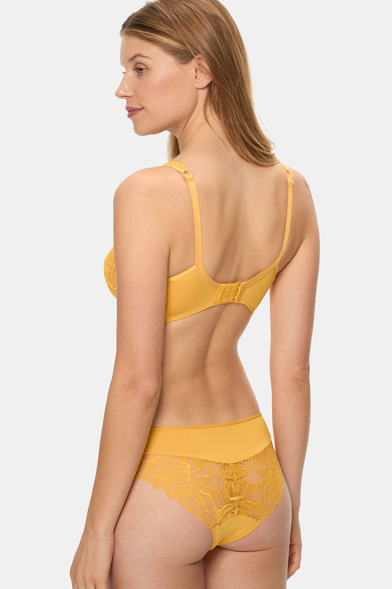 DIM Braga cl&aacute;sica con encaje Generous Essentiel 