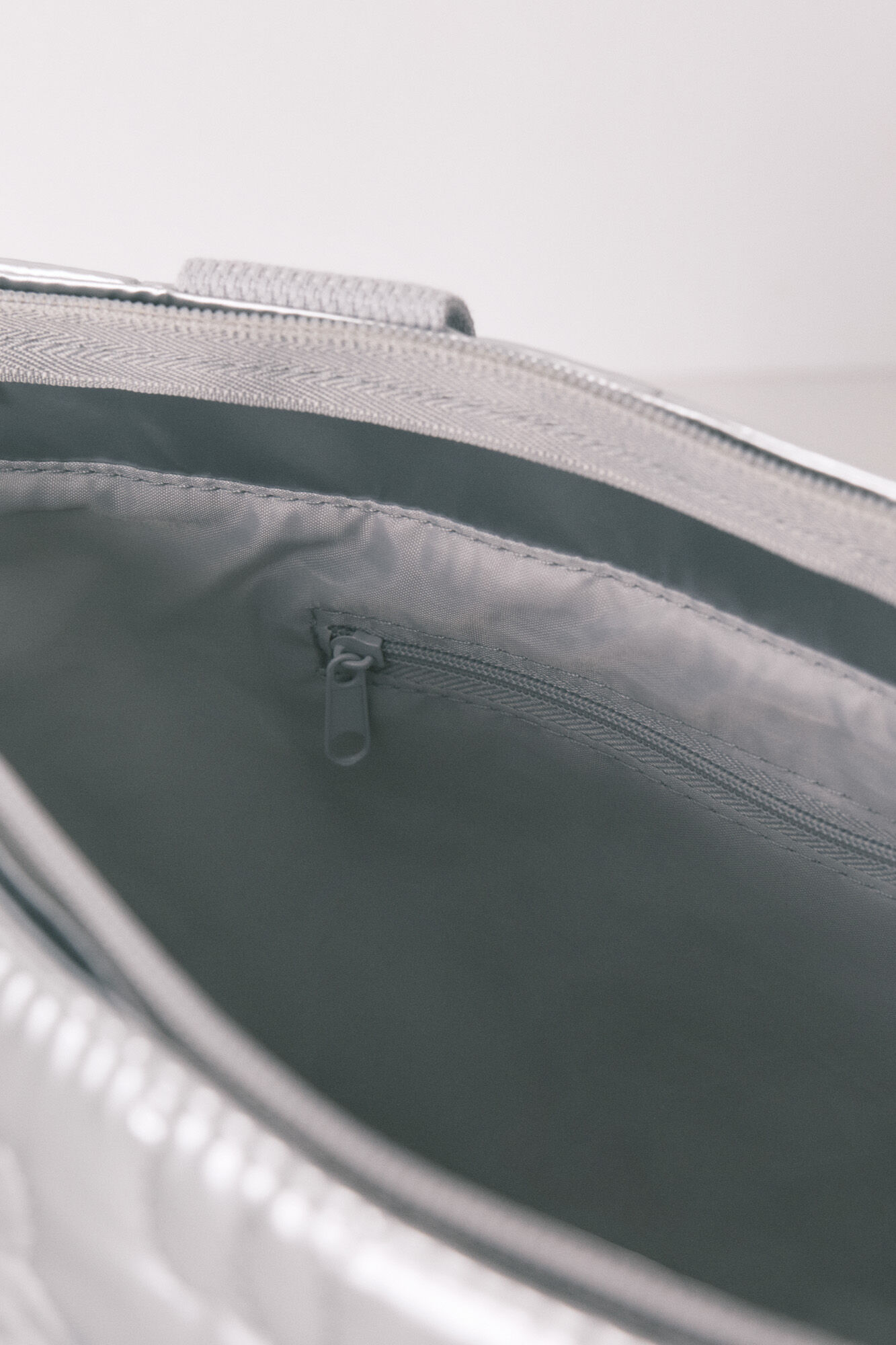 Women'secret Metallic Miffy briefcase vanity case