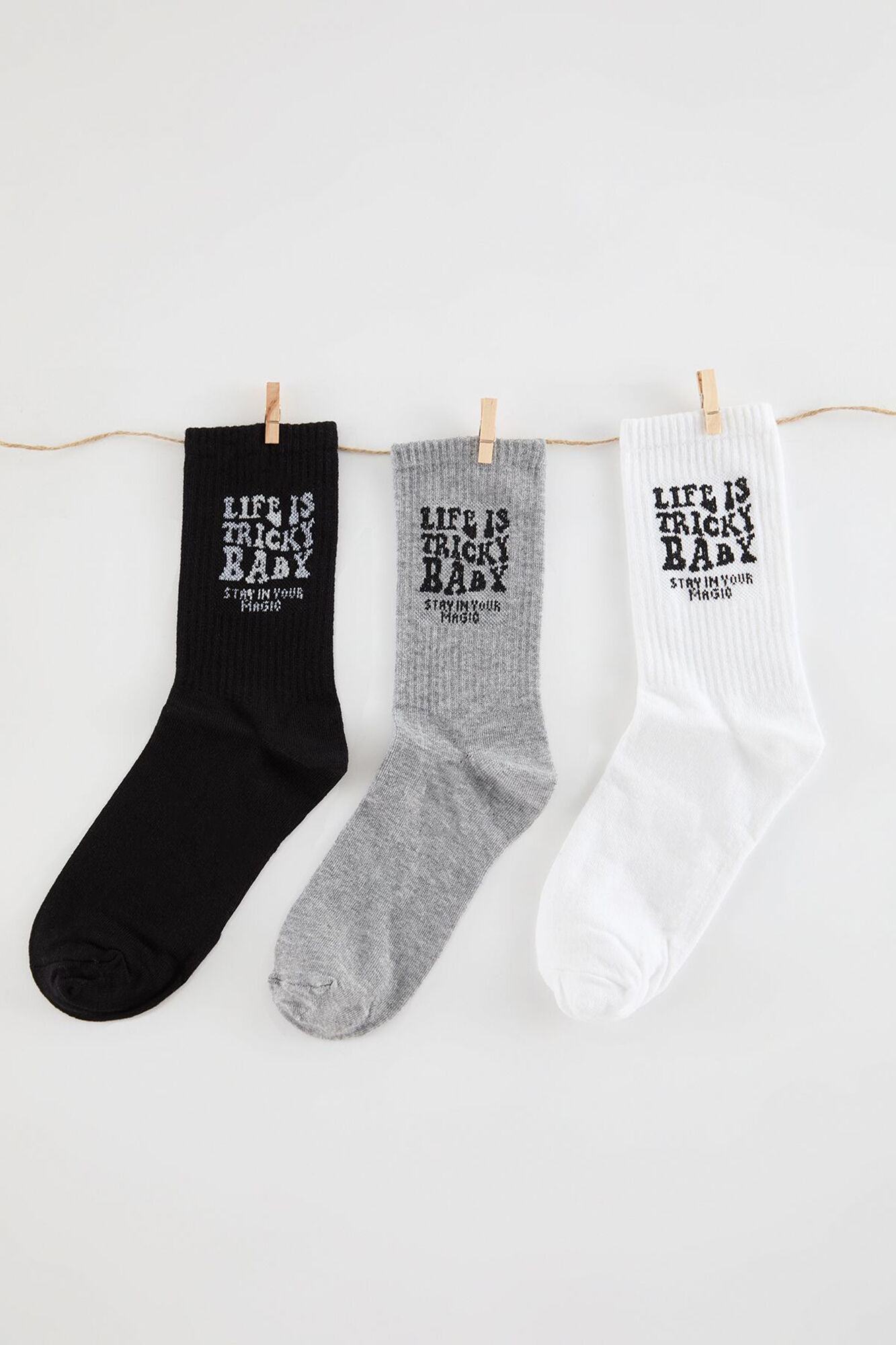 Trendyol Pack de 5 pares de calcetines medianos unisex grises de algod&oacute;n con textura