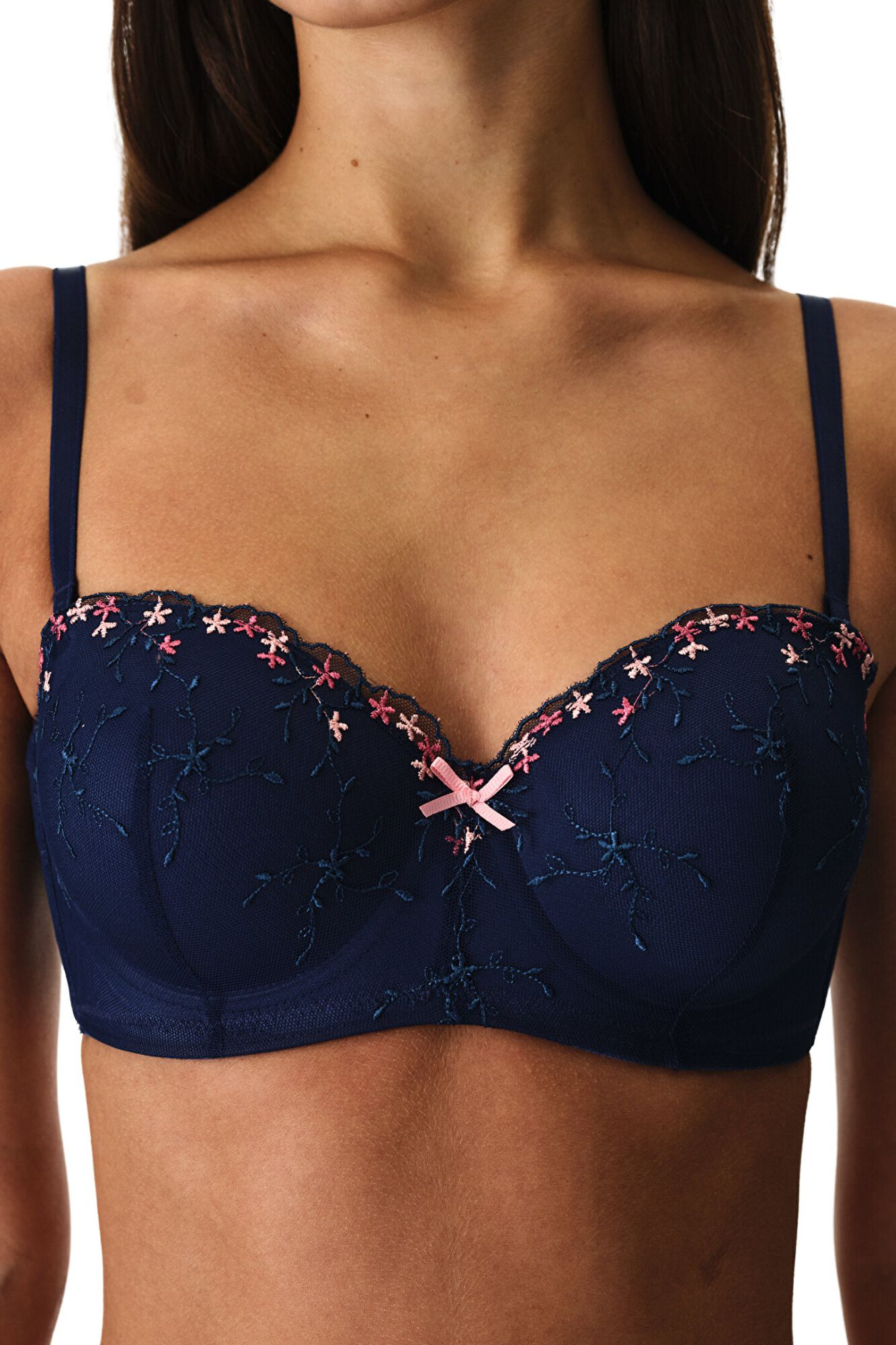 Penti Sujetador balconette azul con bordados florales