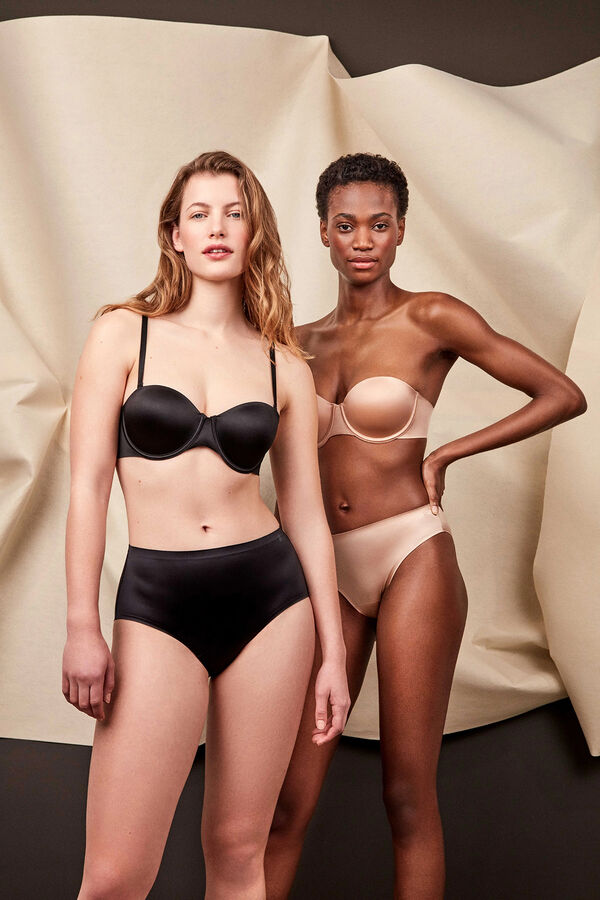 Gisela Braga alta negro