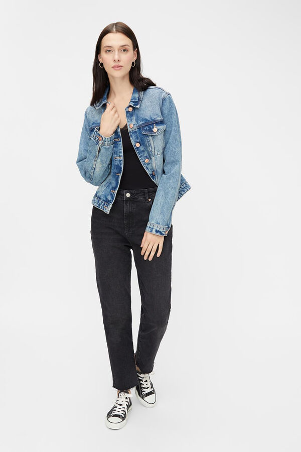 Pieces Top com detalhe de renda preto