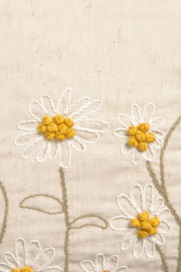 Textura Funda cojín algodón flores bordadas beige