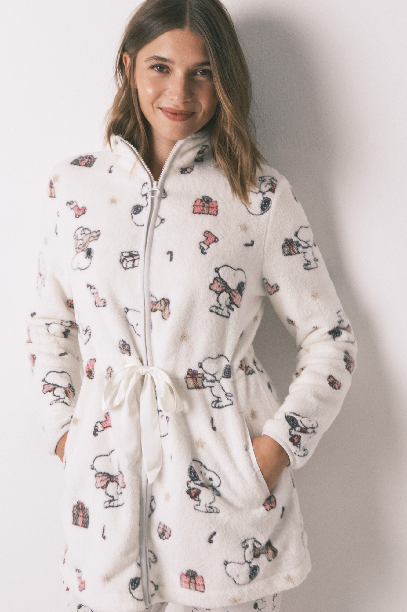Women'secret Short white fleece robe with Snoopy print