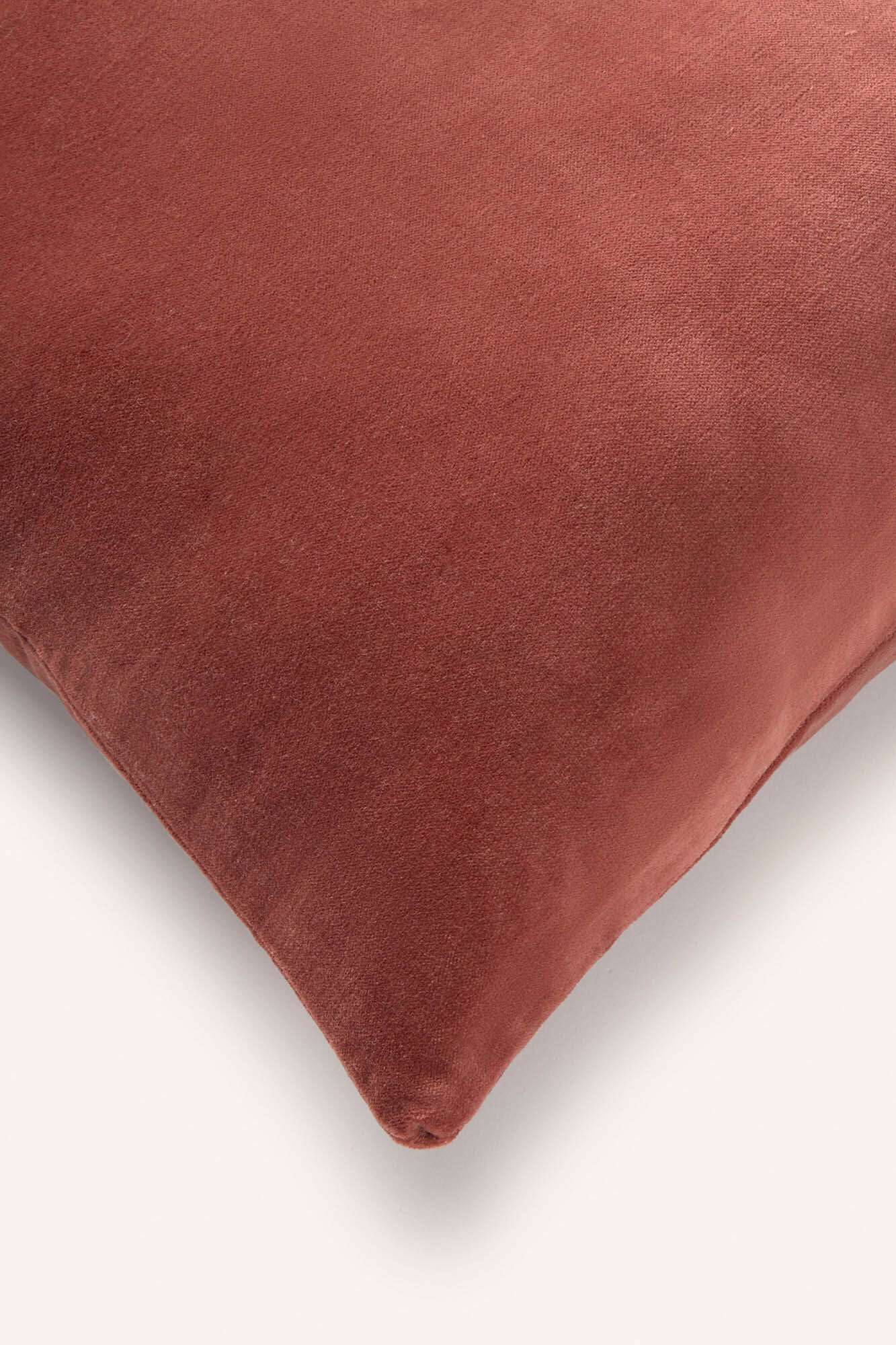 Calma House Funda de coj&iacute;n cuadrada de terciopelo en tono tierra Velour