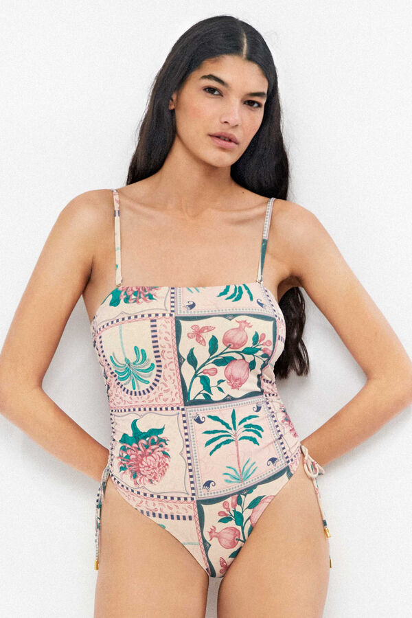 Gisela Ba&ntilde;ador sin aro escote bandeau blanco