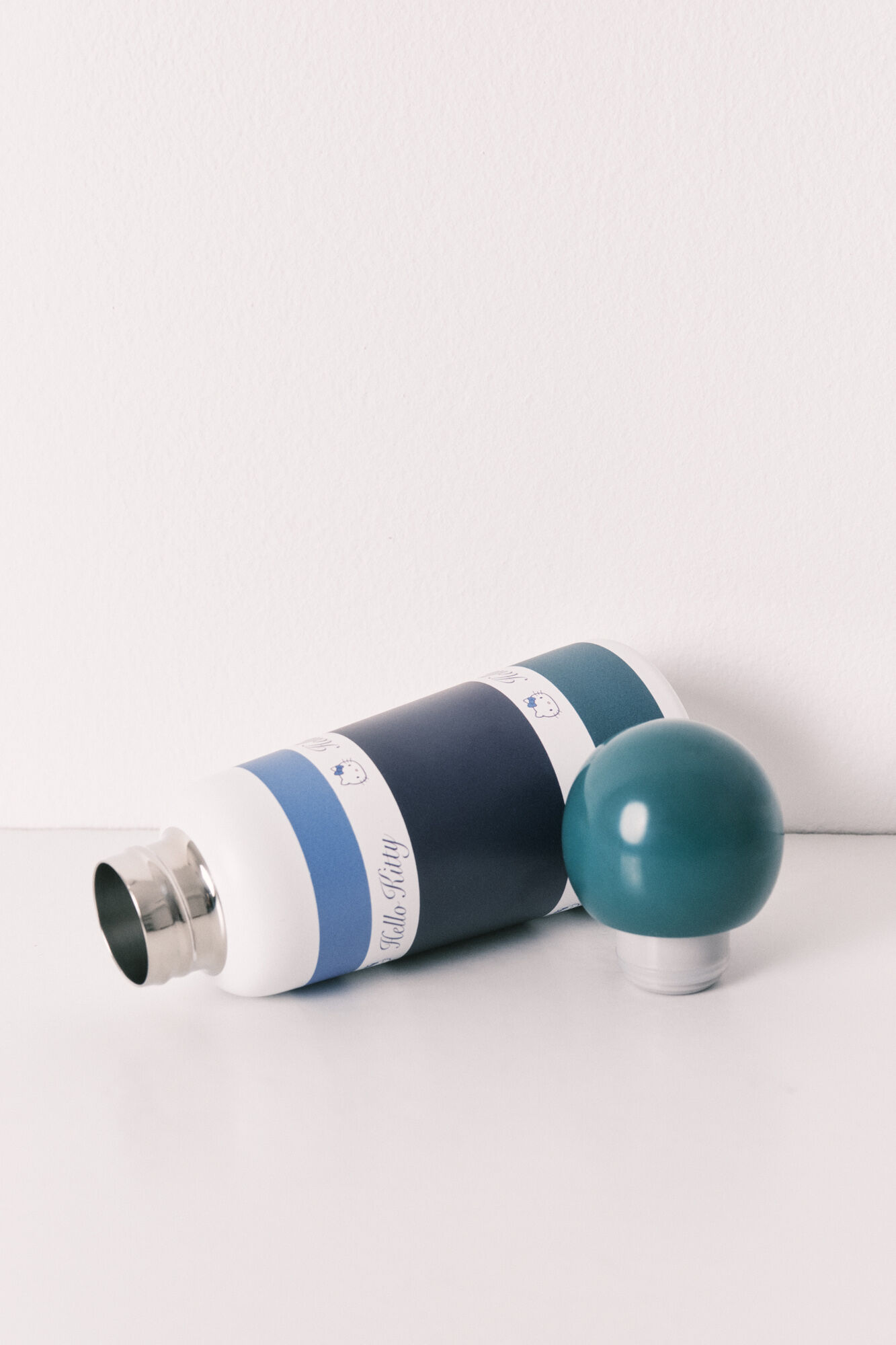 Women'secret Metal Hello Kitty bottle