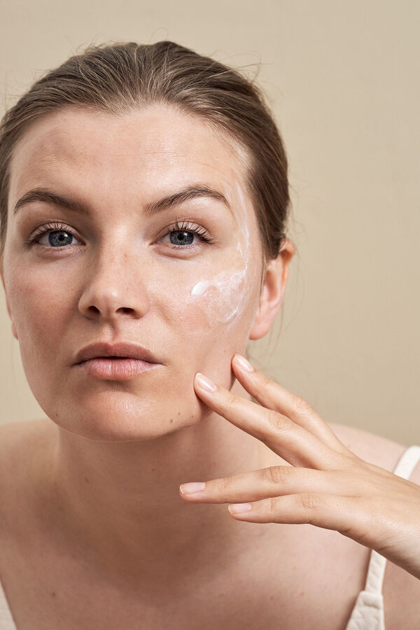 Womensecret Crema facial de día 50 ml.  fehér