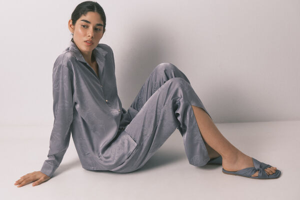 Women'secret Pijama camisero largo satén jacquard gris gris