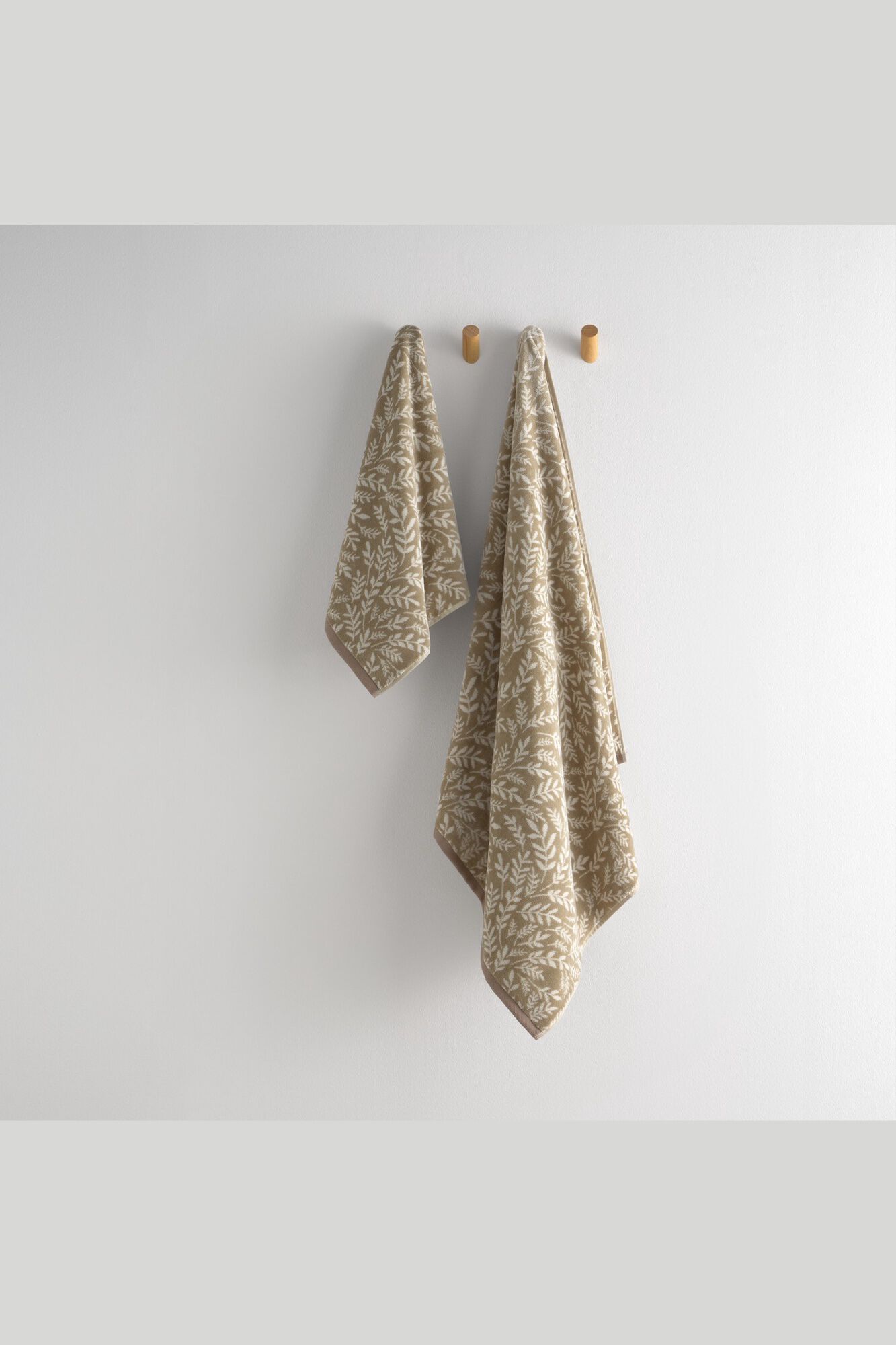 Textura Floral jacquard terry towel