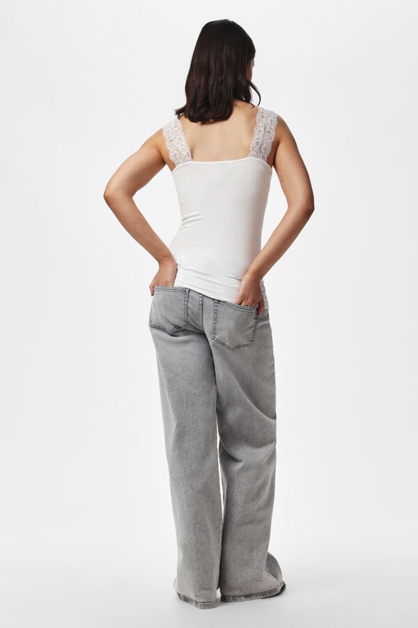 Pieces Top with lace detail white