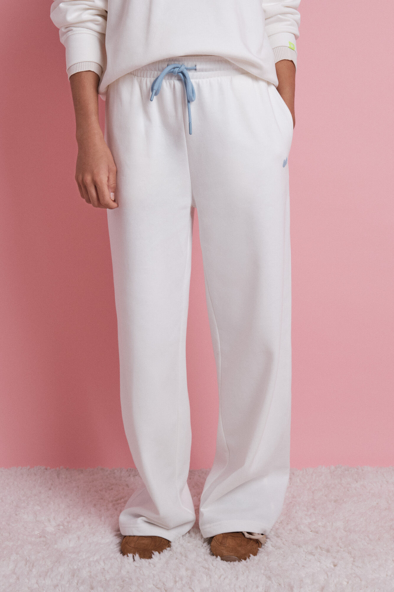 HI&BYE Pantal&oacute;n largo flare felpa blanco