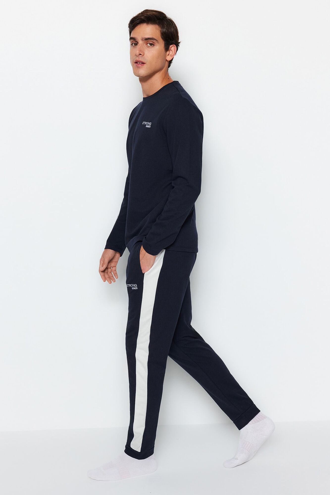 Trendyol Comfortable Knitted Pyjama Set