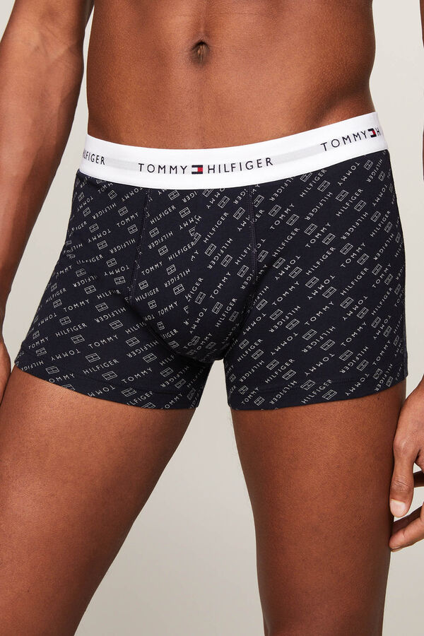 Womensecret Pack de 3 boxers tipo trunk, com uma confortável cintura elástica em branco e detalhes distintivos da Tommy Hilfiger, proporciona um toque inovador à tua coleção de roupa interior. estampado
