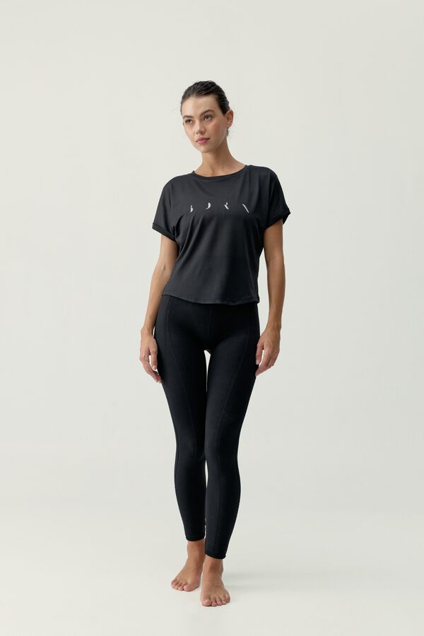 Born Living Yoga Black Azami T-shirt black