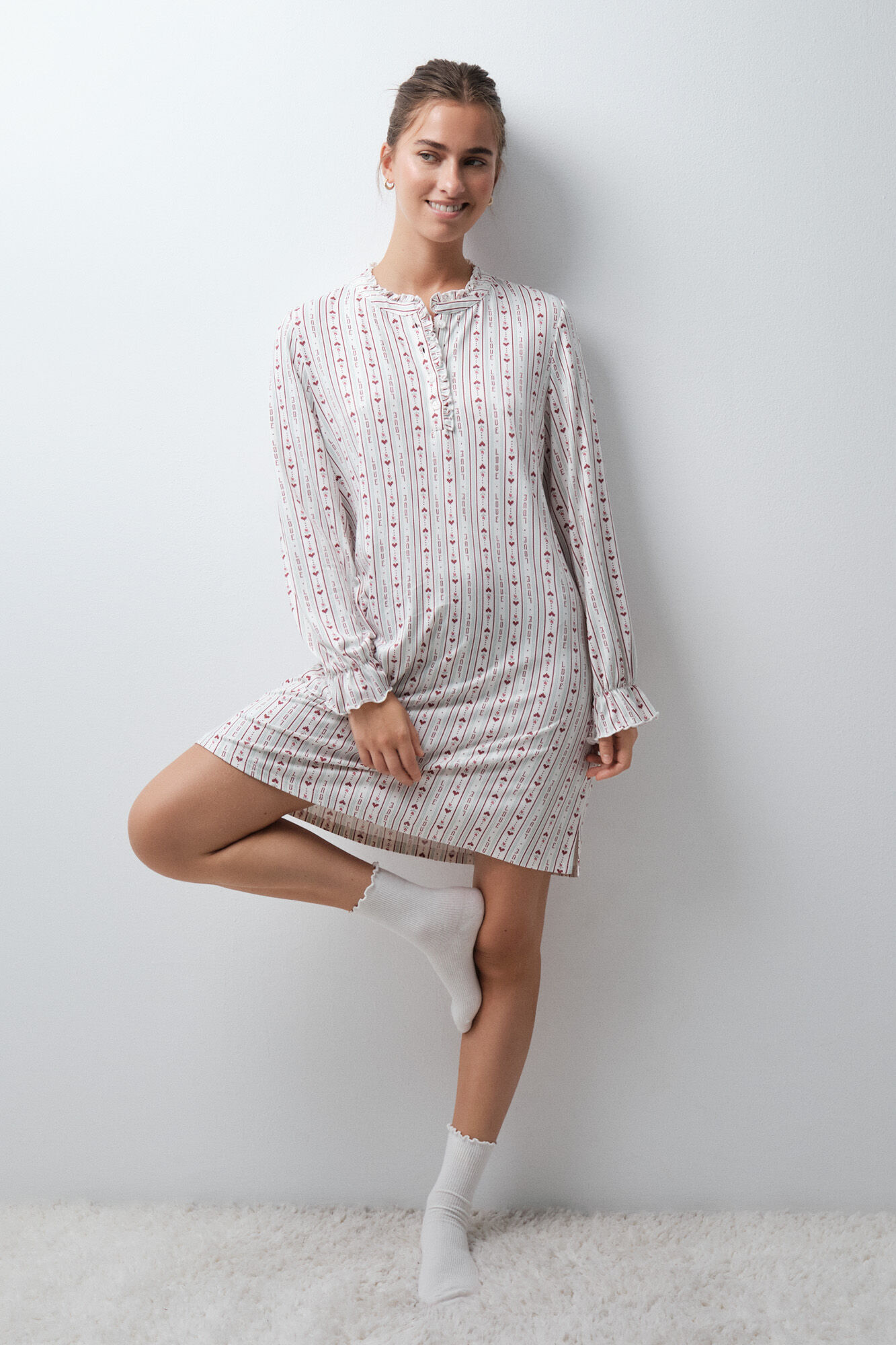 Women'secret Snoopy hearts short nightgown