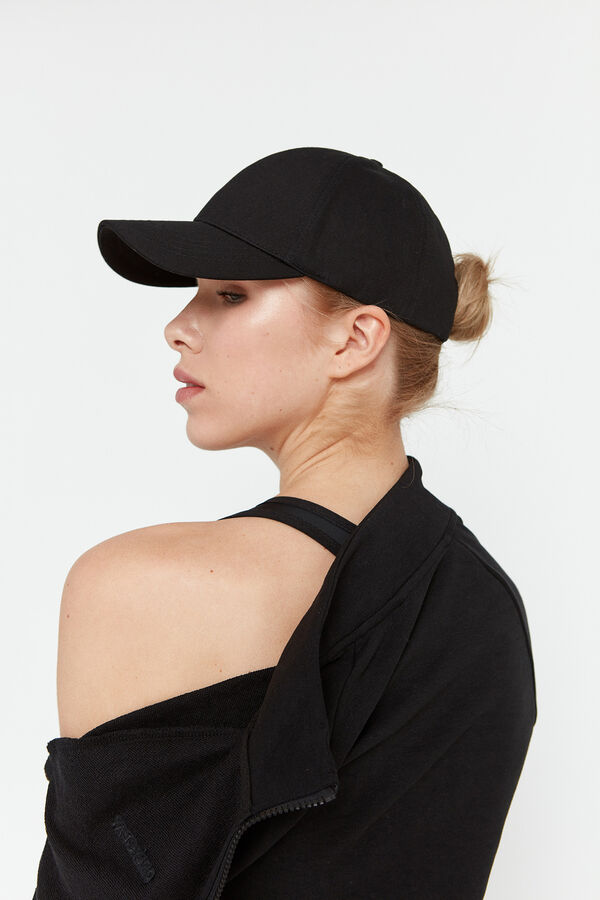 Only Play Essential cap black