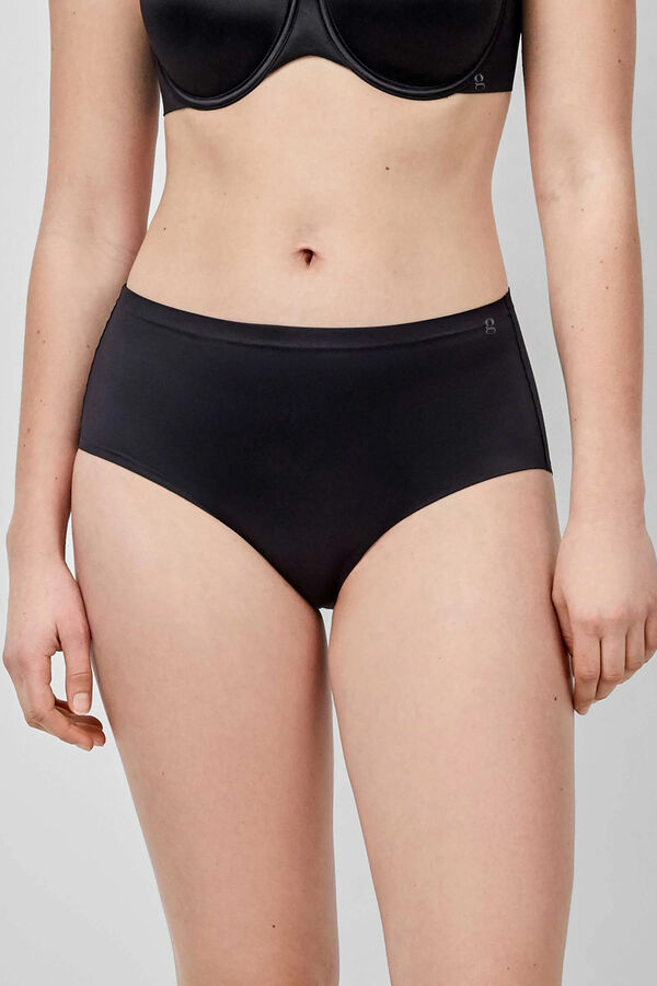 Gisela Braga alta negro