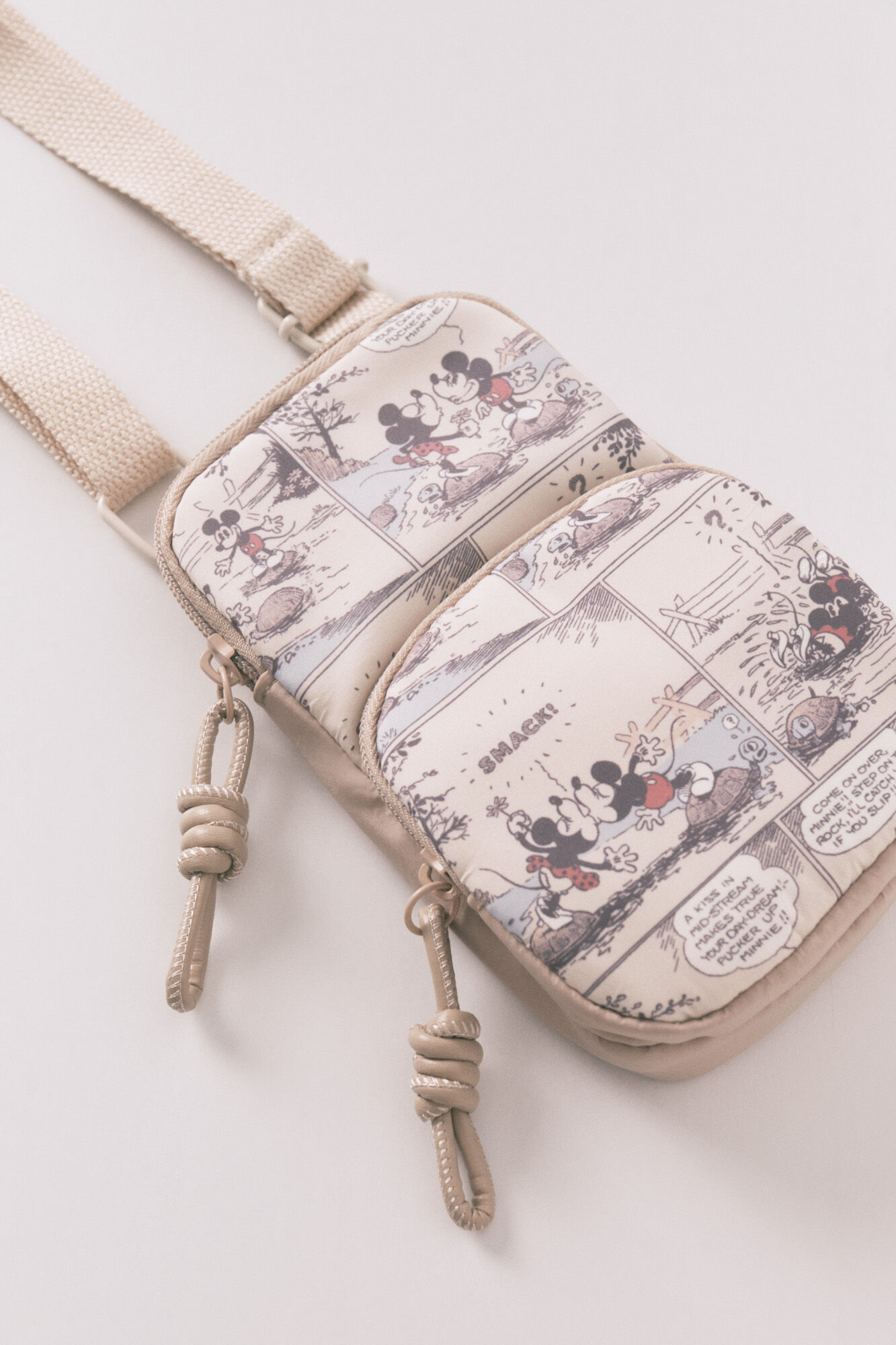 Women'secret Mickey Mouse nylon mobile case