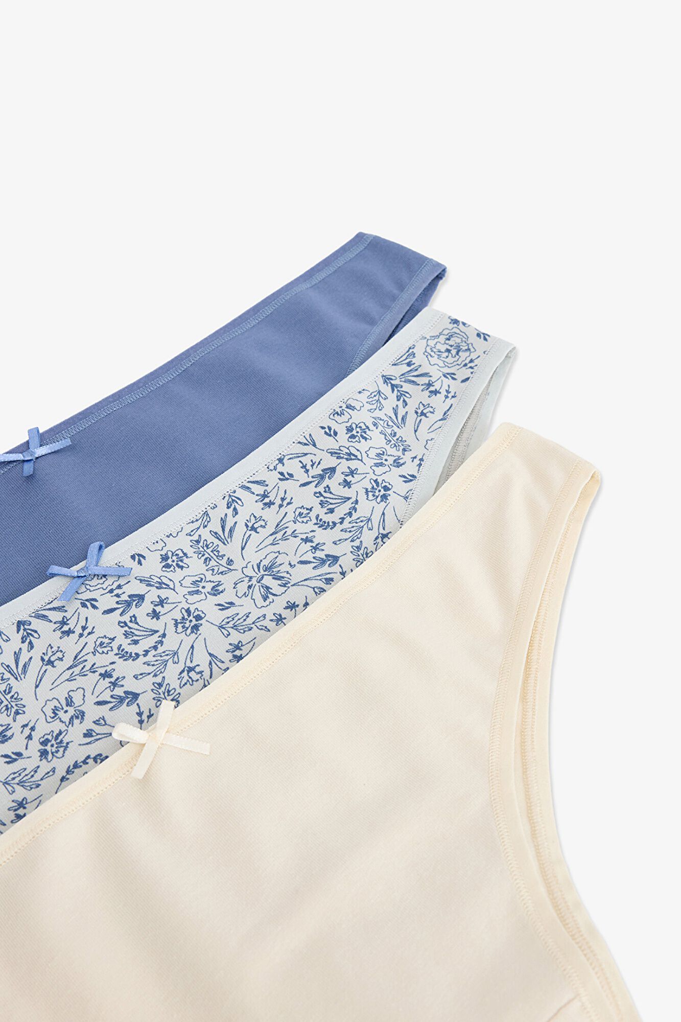 Penti Pack 3 bragas brasile&ntilde;as lisa y floral