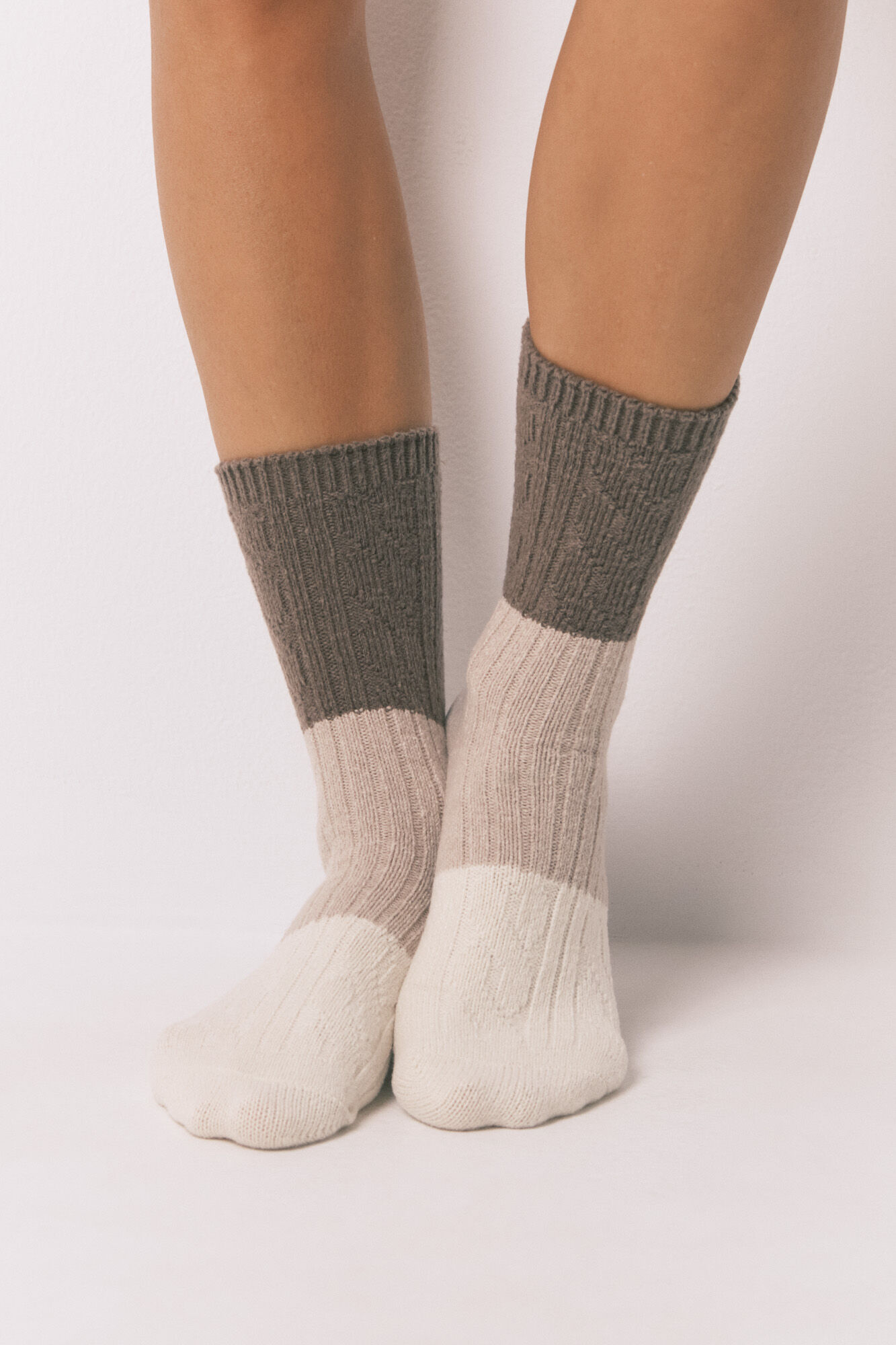 Women'secret Long beige mix texture socks