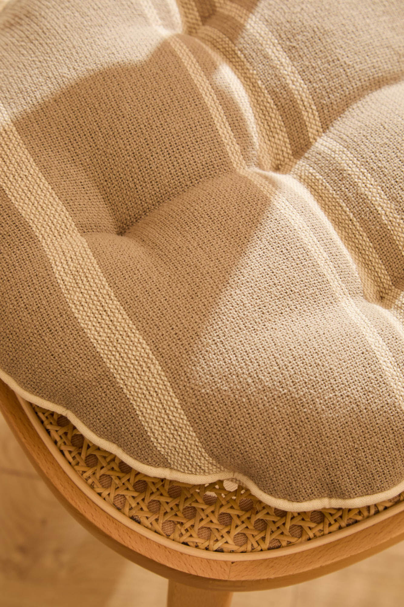 Calma House Almofada redonda para cadeira em tom de pedra Sorento