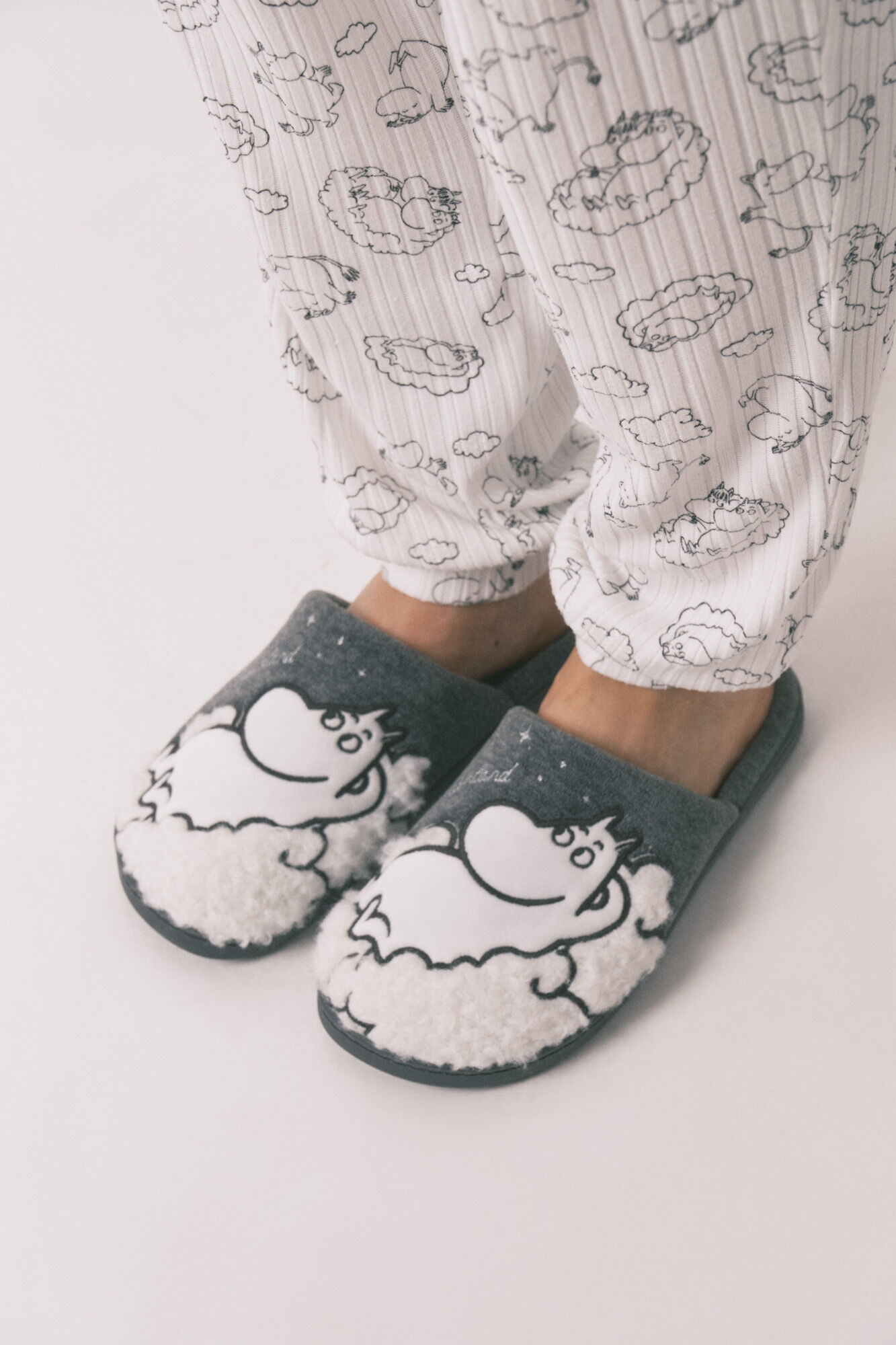 Women'secret Grey faux shearling slippers MOOMIN