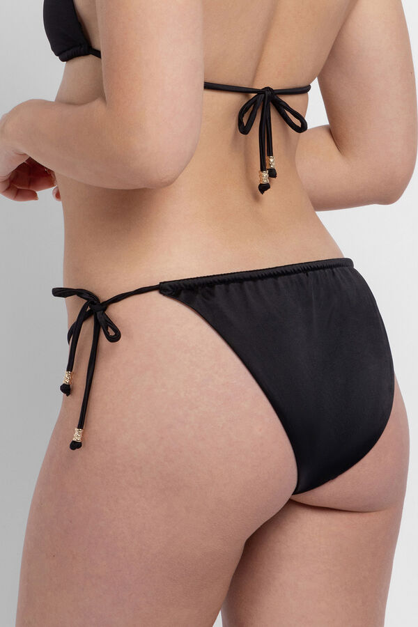 Dorina Braga bikini lazo lateral Amnesia verde