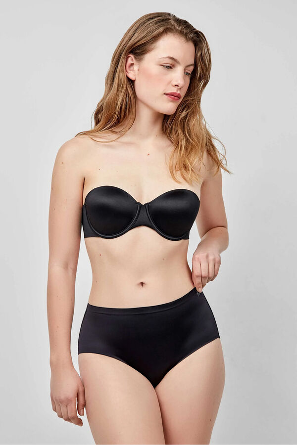 Gisela Braga alta negro