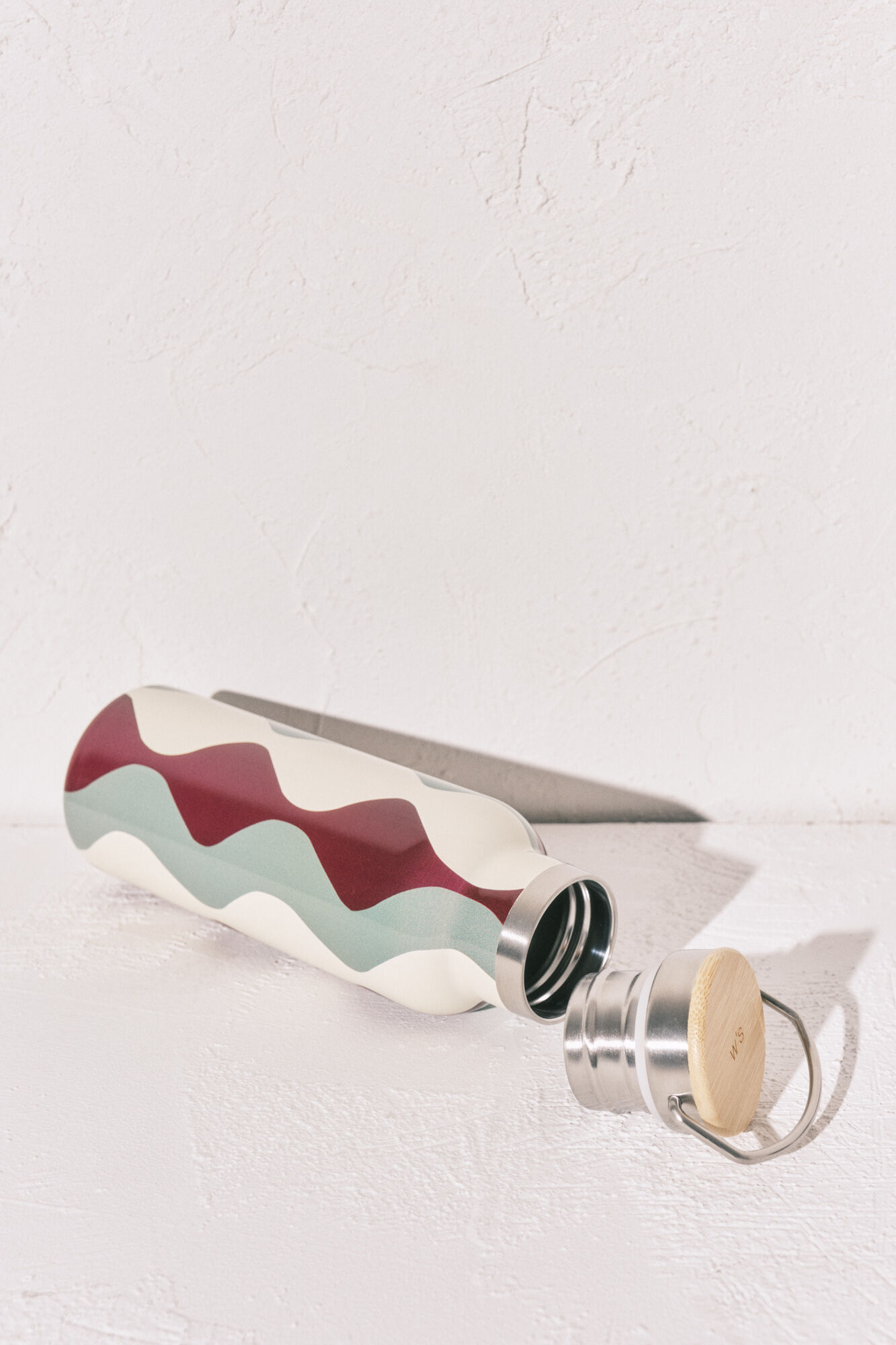 Women'secret Garrafa em a&ccedil;o inoxid&aacute;vel ondas