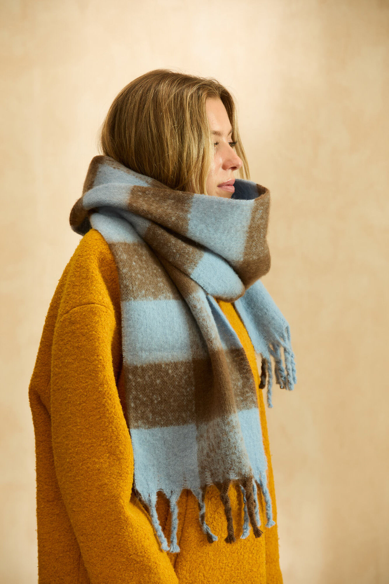 Calma House Oslo braun karierter Schal