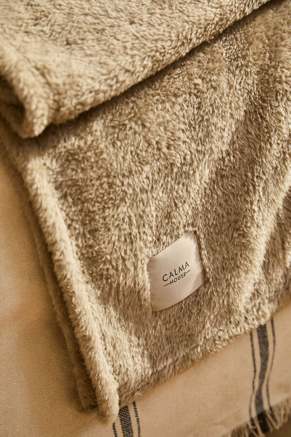 Calma House Plaid de pelito suave en color piedra Pooh beige