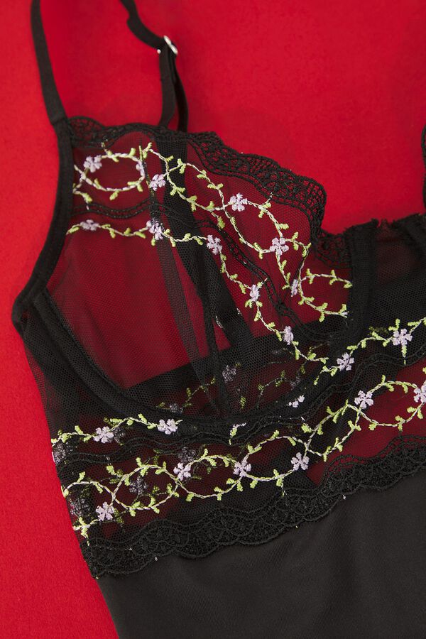 Trendyol Body lencero bordado floral negro
