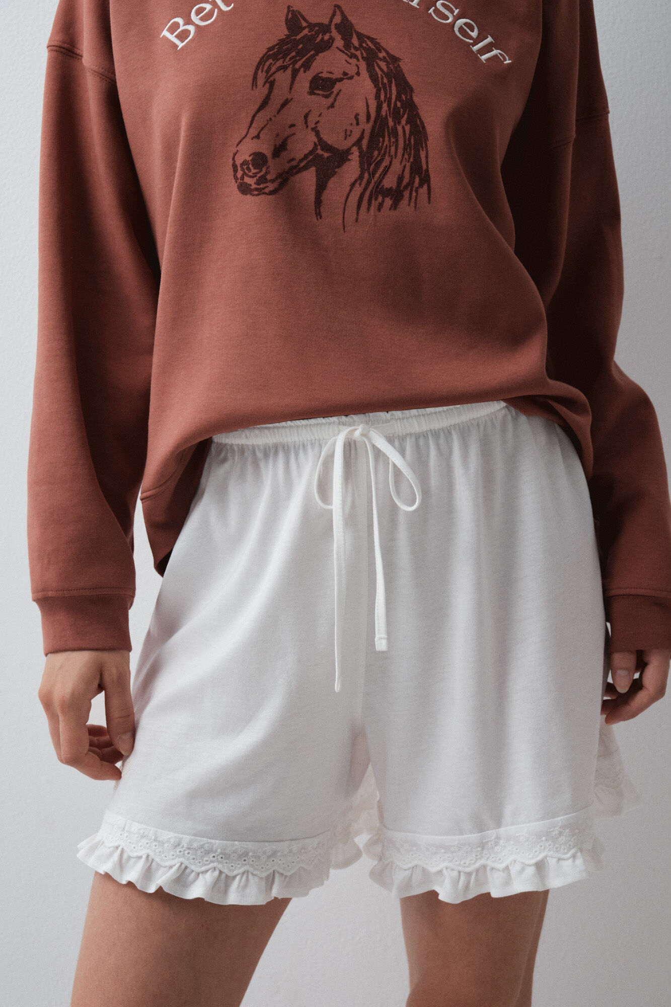 Women'secret Wei&szlig;es Shorts mit R&uuml;schen