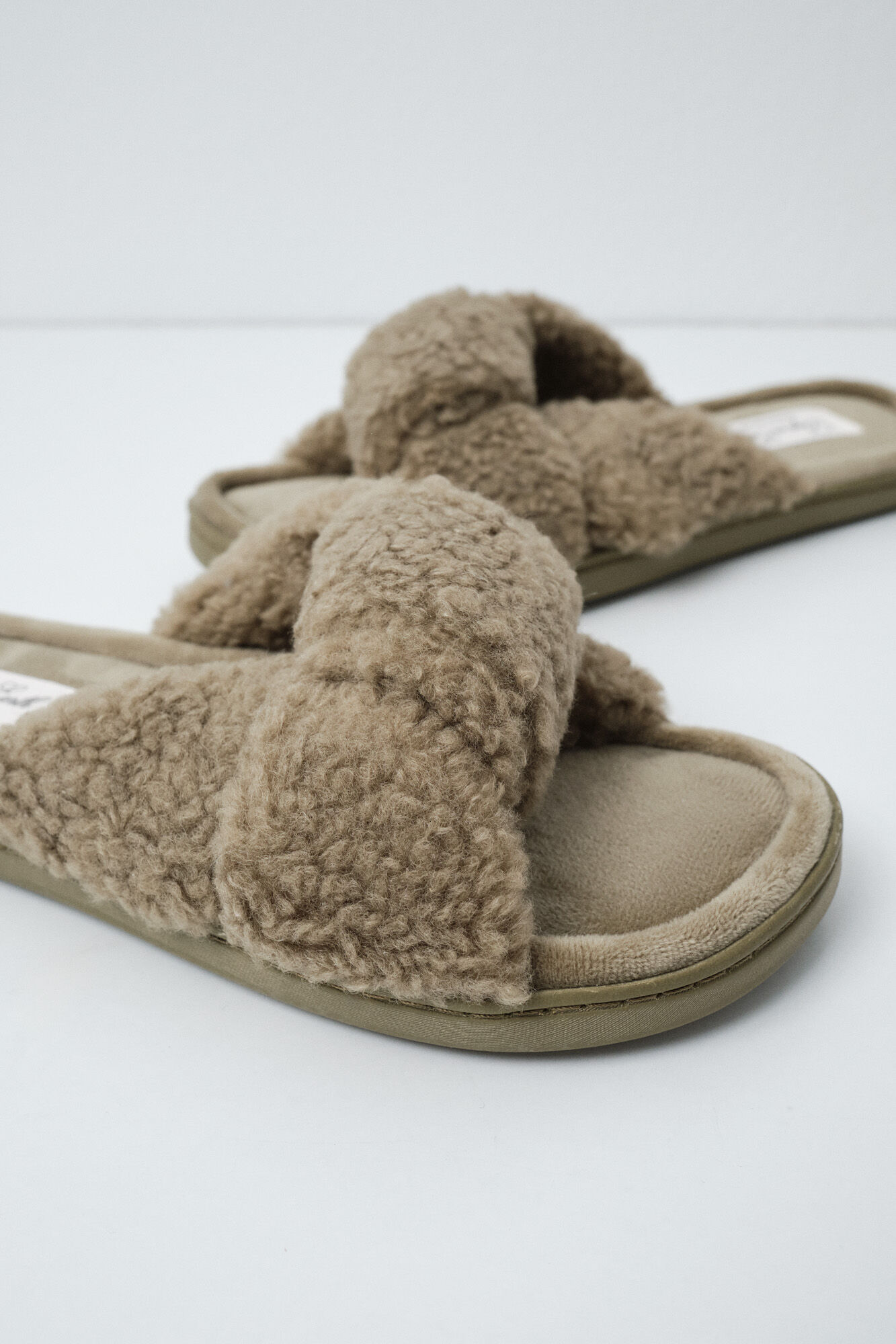 Women'secret Green faux shearling knot slippers
