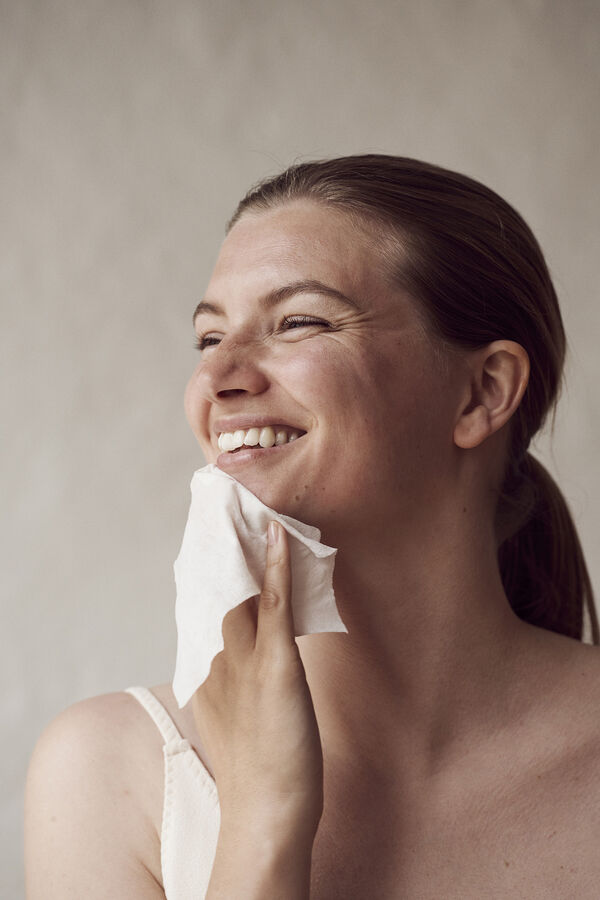 Meraki  you should immediately rinse with water. Store in a cool and dry place. gris