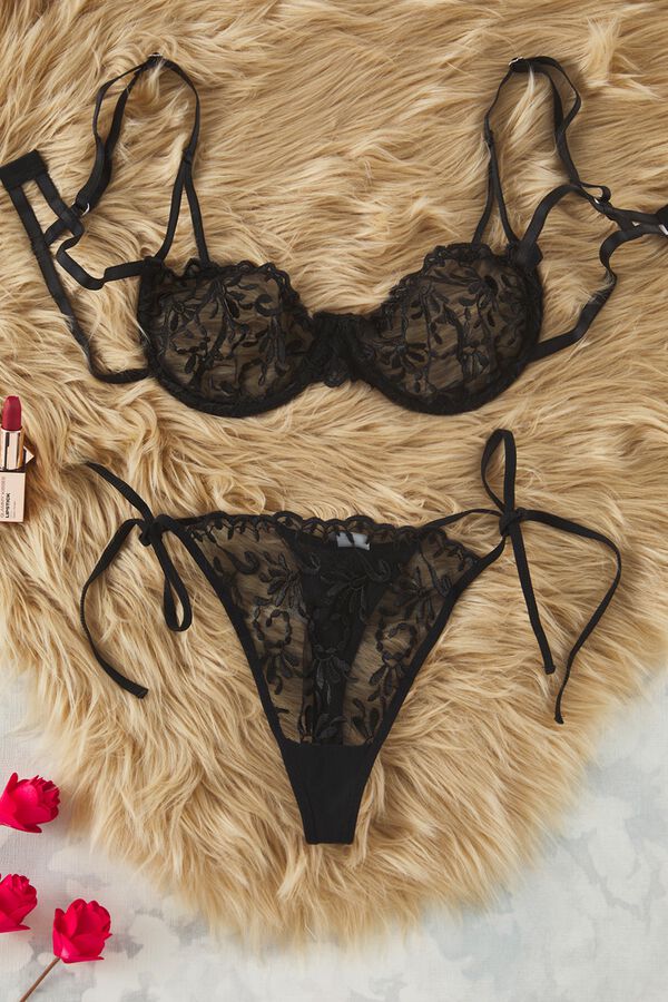 Trendyol Conjunto de lencer&iacute;a encaje floral negro