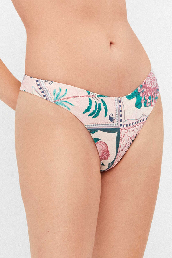 Gisela Braga bikini brasile&ntilde;a corte en V blanco