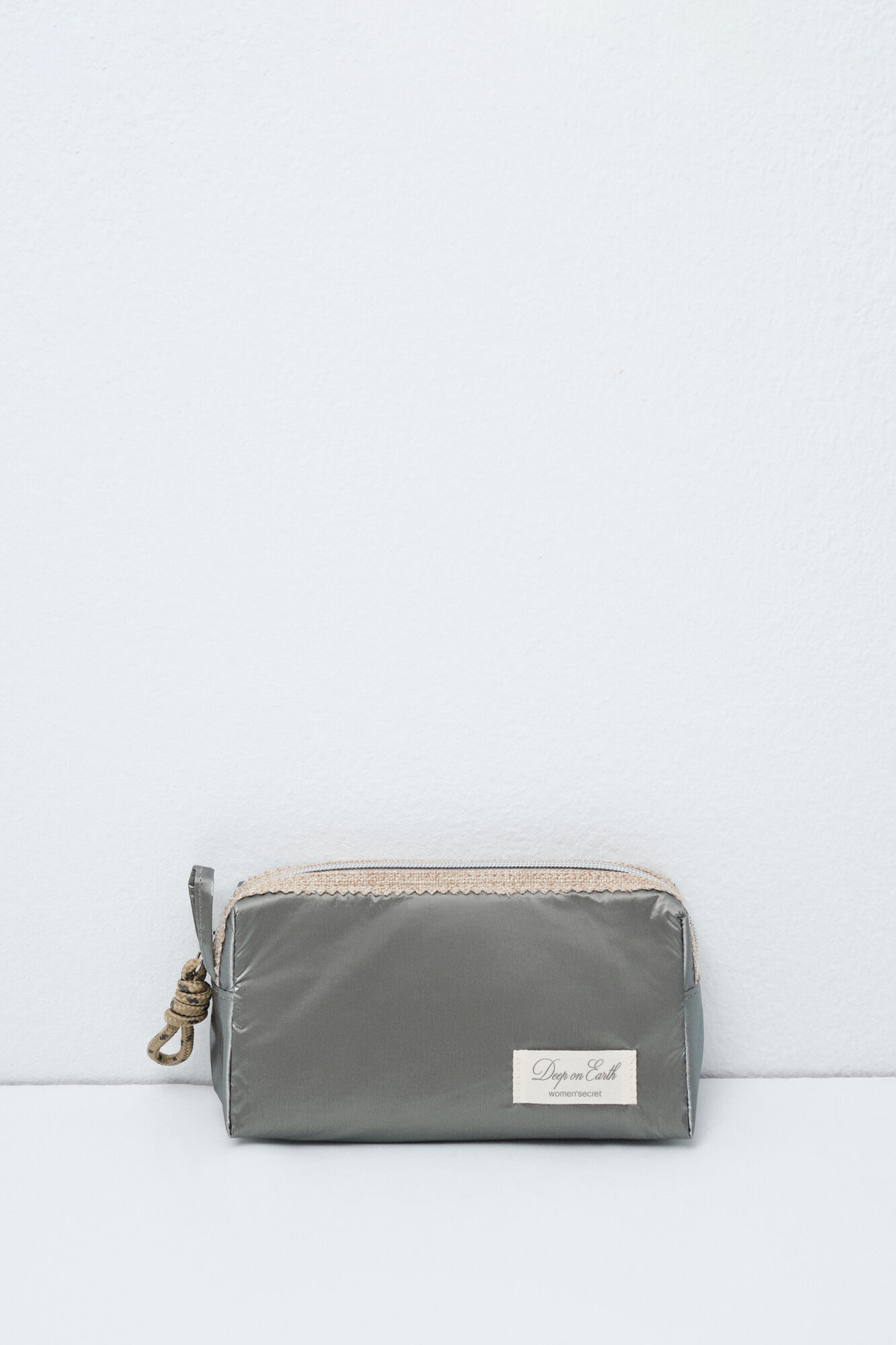 Women'secret Grey small puffer vanity case