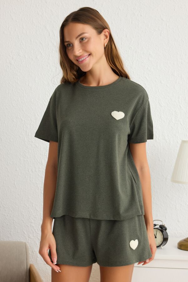 Trendyol Conjunto de pijama corto coraz&oacute;n kaki