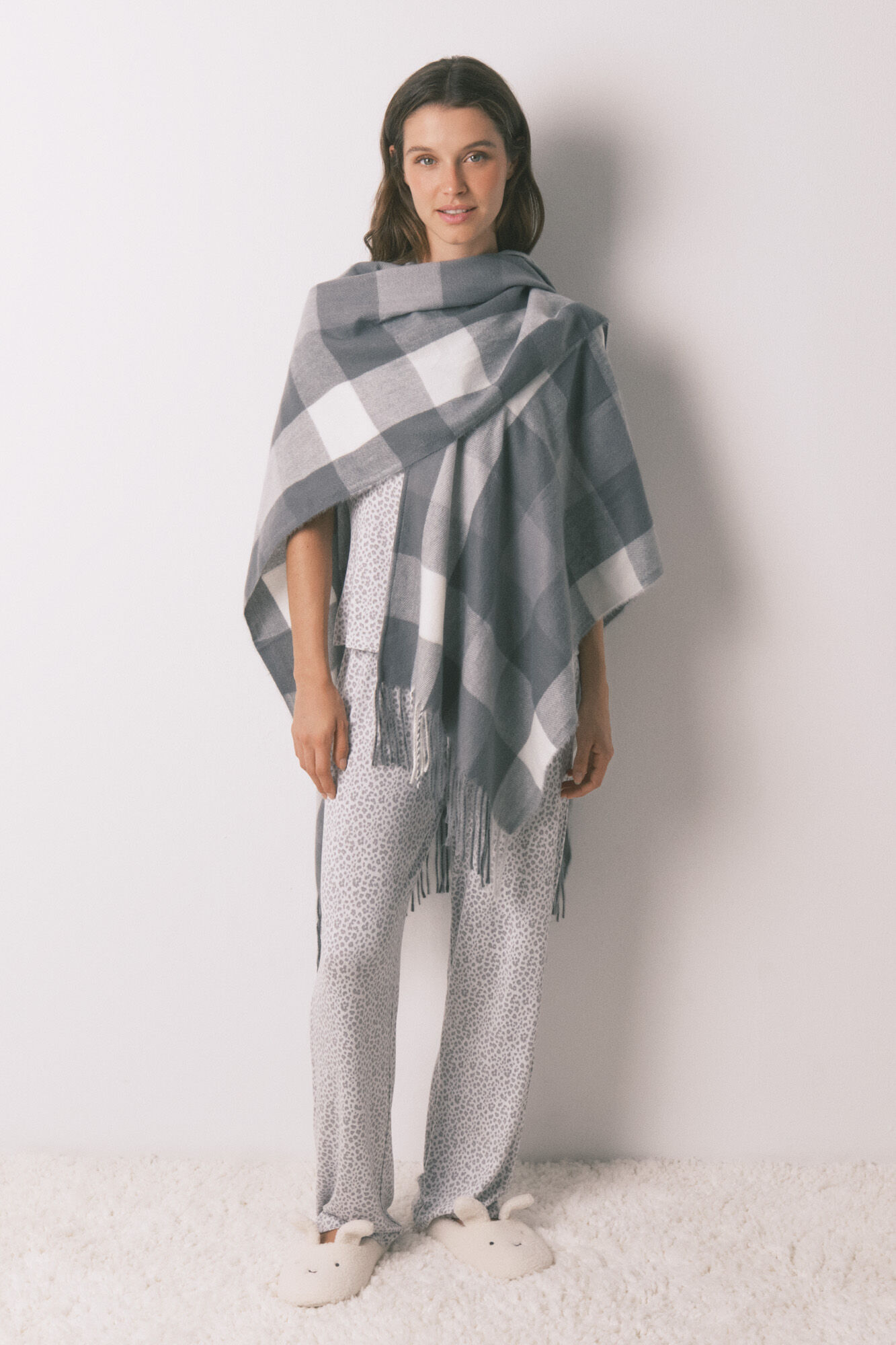 Women'secret Sivi pončo sa kariranim print