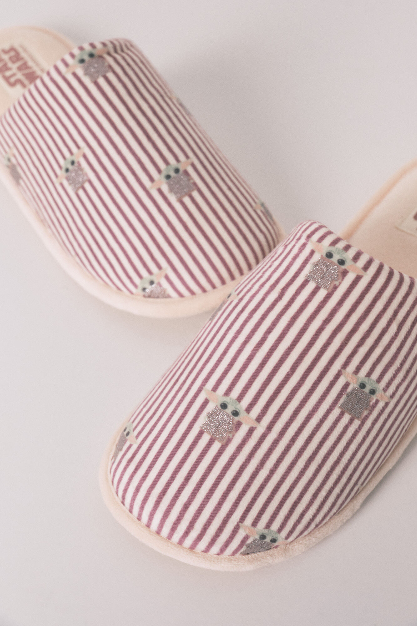 Women'secret Striped Baby Yoda slippers