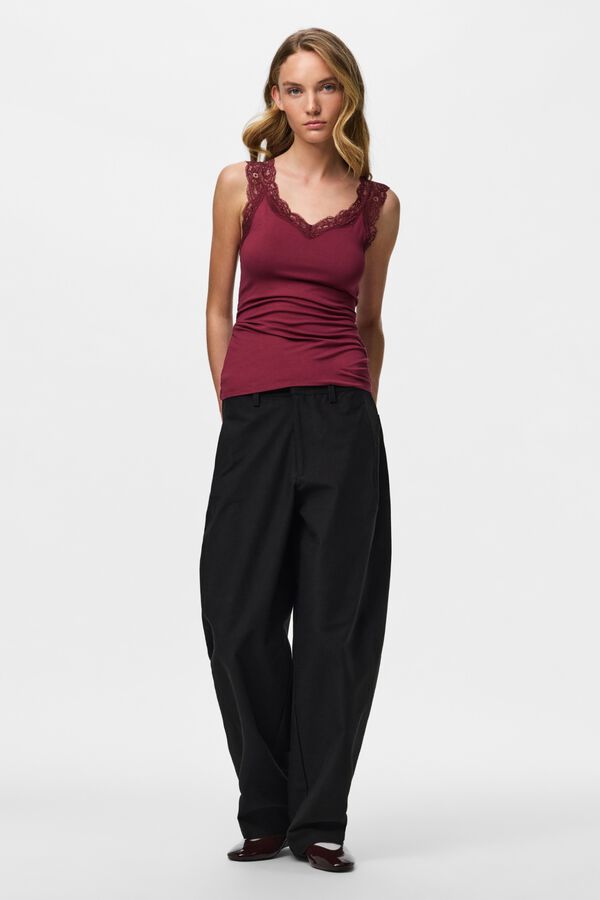 Pieces Top with lace detail red
