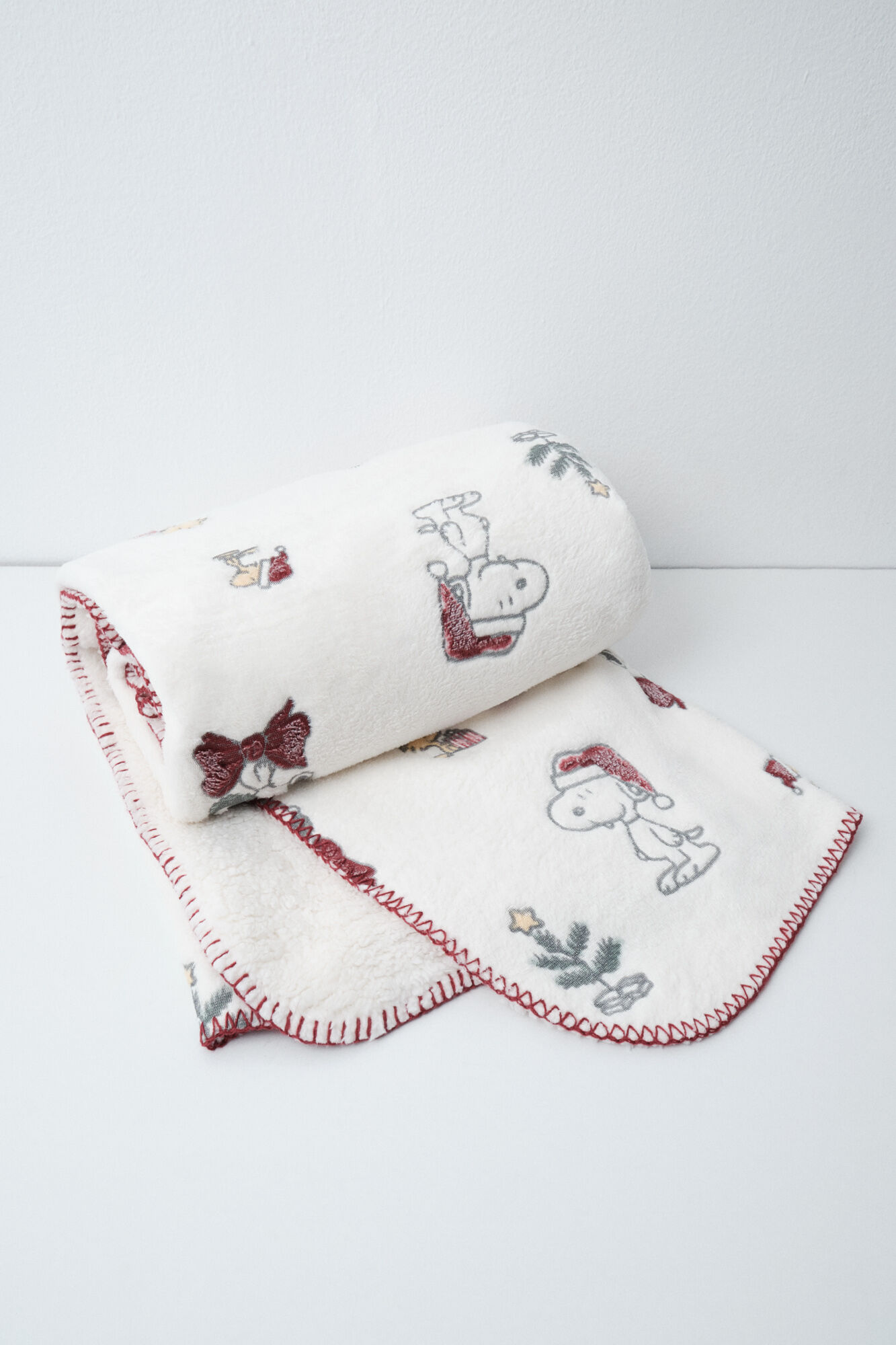 Women'secret Snoopy Christmas fleece blanket